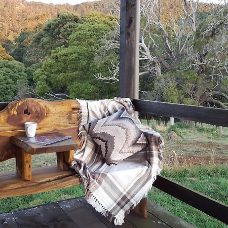 Rustic Hut Bush Retreat Bed & Breakfast Penguin Exterior foto