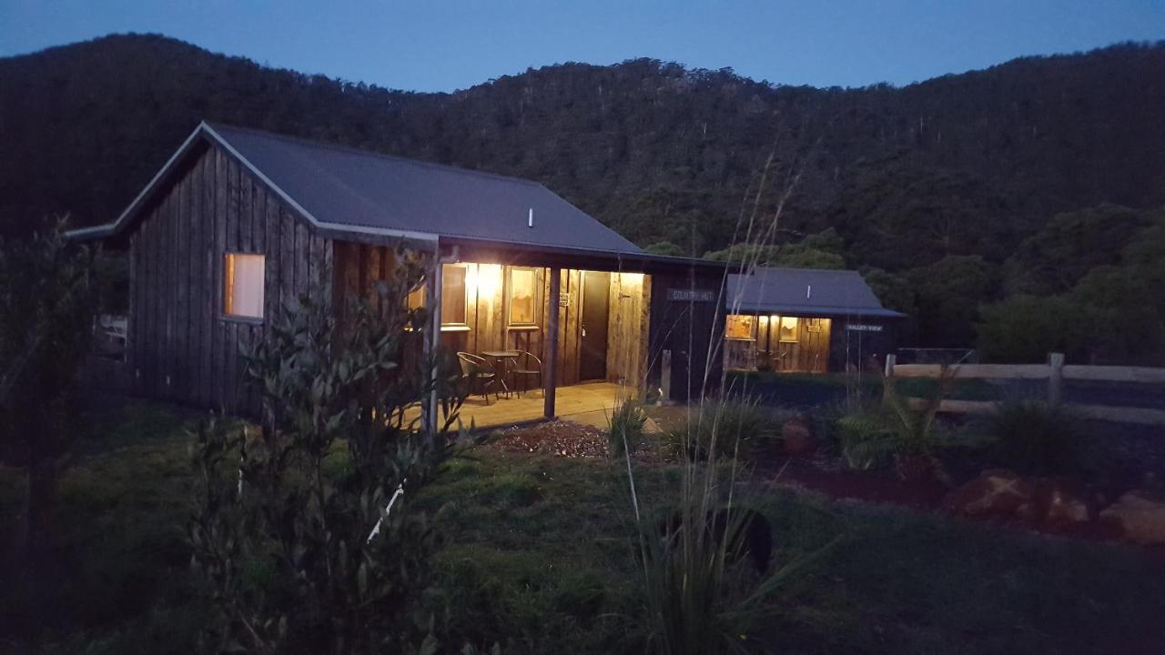 Rustic Hut Bush Retreat Bed & Breakfast Penguin Exterior foto