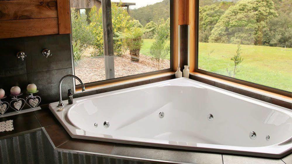 Rustic Hut Bush Retreat Bed & Breakfast Penguin Exterior foto